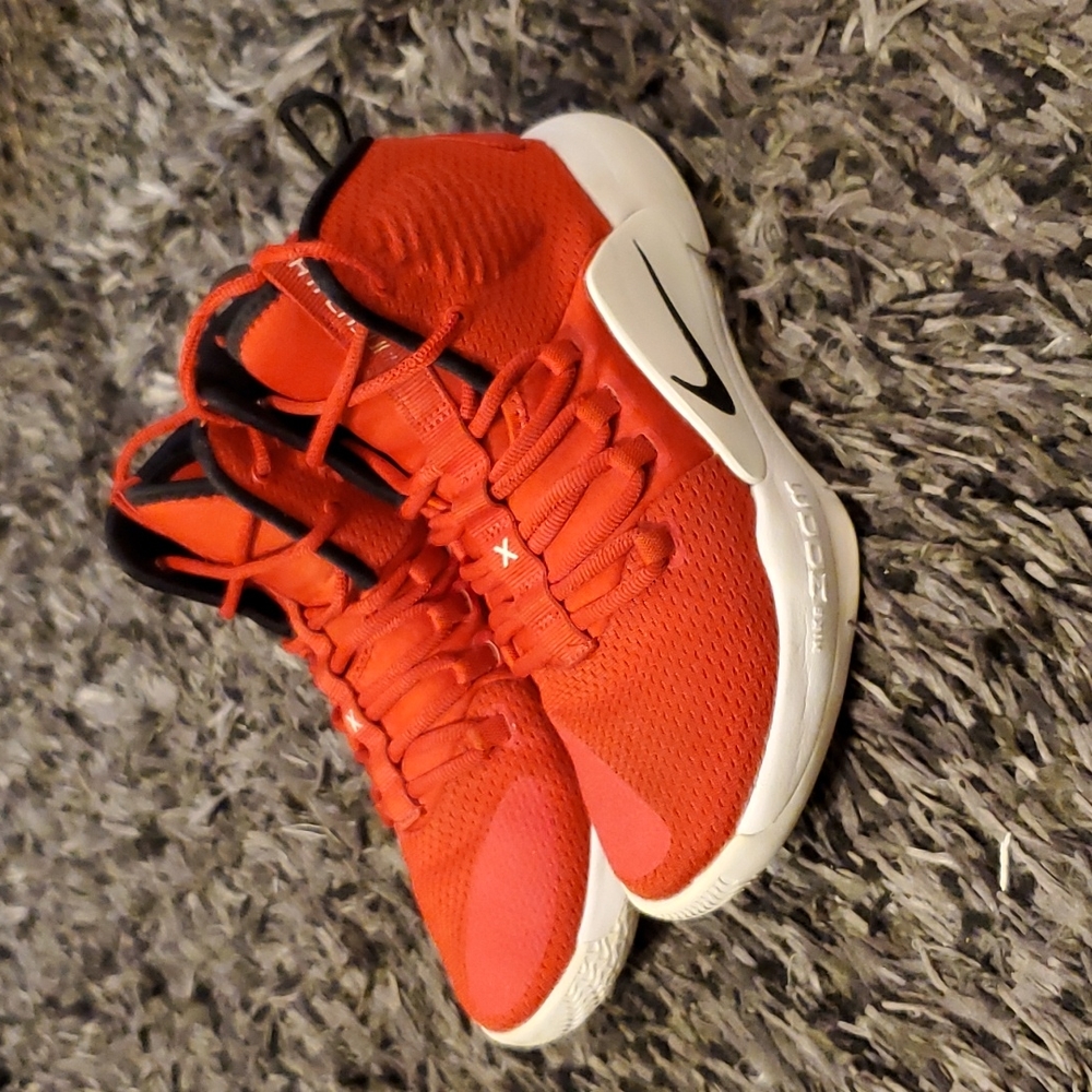 Nike Zoom Basketball Shoes